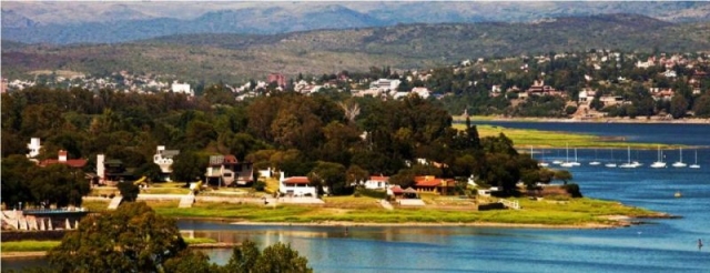 Ganá un Viaje a Villa Carlos Paz para dos personas.